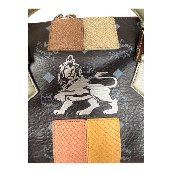 Vintage MCM Visetos Princess Lion Black Boston Bag, Limited Edition - Picture 11 of 14